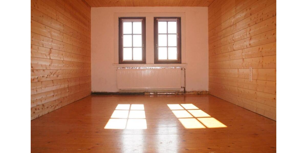 Dachgeschoßwohnung Dunningen - 4 Zimmer, 86 m&sup2;, 670&euro; | Angebot:25824176