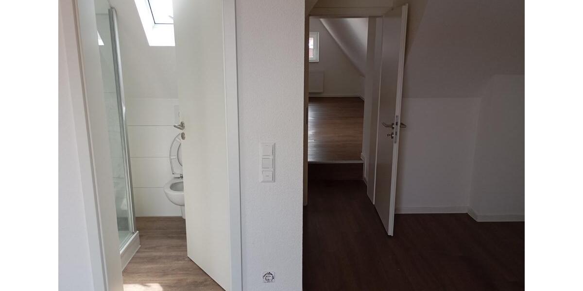 Dachgeschoßwohnung Villingen-Schwenningen Schwenningen - 3 Zimmer, 800&euro; | Angebot:21795335