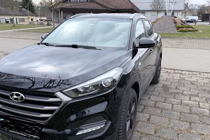 Hyundai TUCSON 70.600 km 14.400 &euro; Blumberg 78176