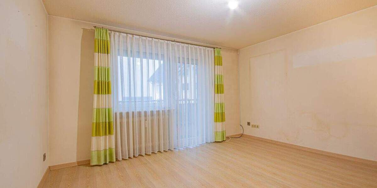 Etagenwohnung Bonndorf - 4 Zimmer, 93 m&sup2;, 199.000&euro; | Angebot:25741789