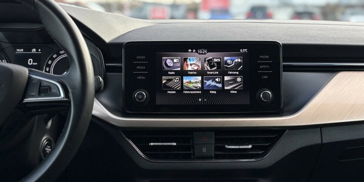 Skoda Kamiq 1.0 TSI STYLE/NAVI/KAMERA/DAB/LED/DSG 61.766 km 18.900 &euro; Villingen-Schwenningen 78054