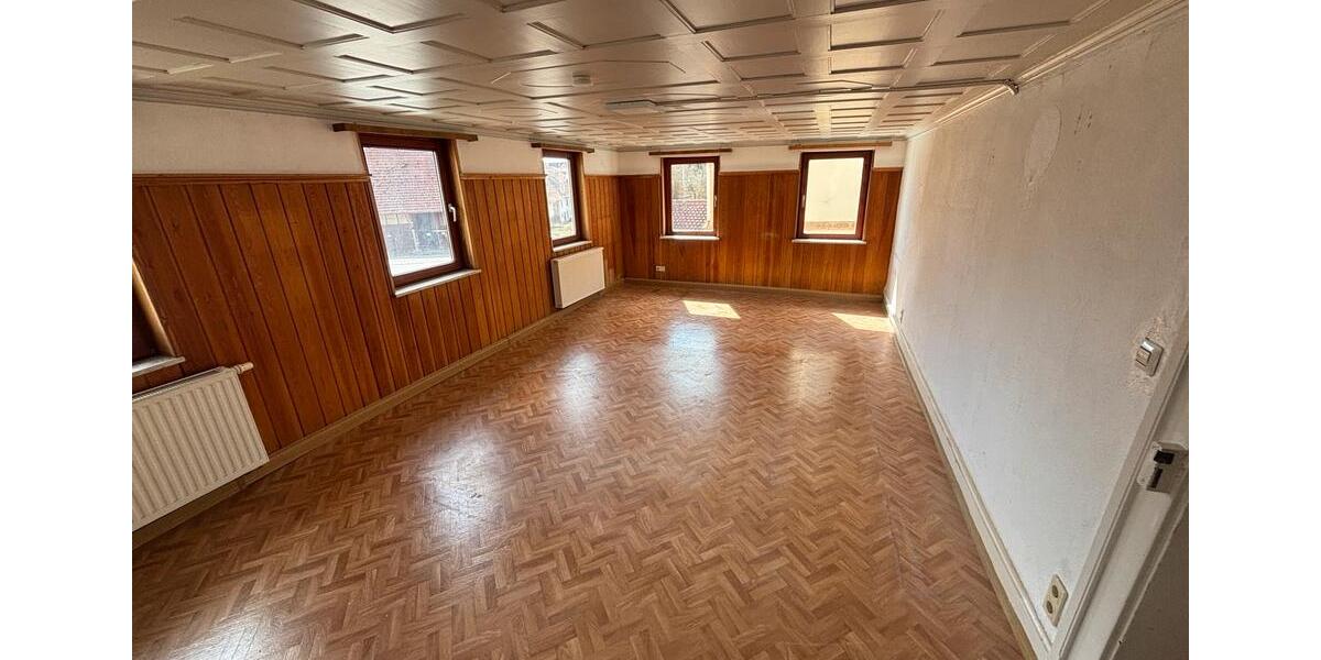 Einfamilienhaus Tuningen - 7.5 Zimmer, 200 m&sup2;, 750&euro; | Angebot:26051483