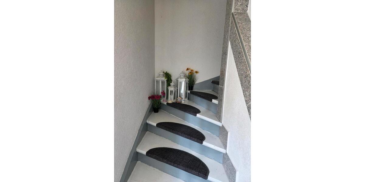 Doppelhaushälfte Villingen-Schwenningen Schwenningen - 8 Zimmer, 164 m&sup2;, 370.000&euro; | Angebot:27201650