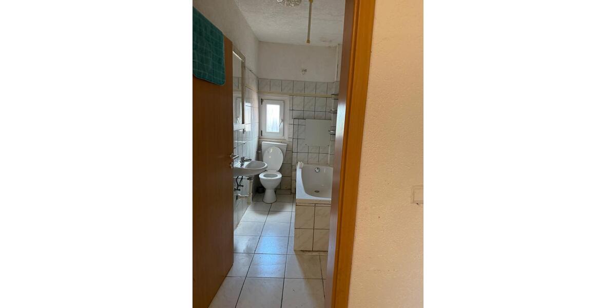Etagenwohnung Villingen-Schwenningen Schwenningen - 6 Zimmer, 110 m&sup2;, 1.400&euro; | Angebot:26670356