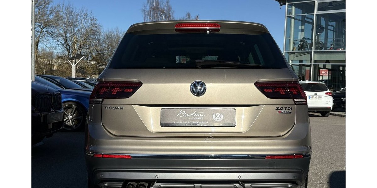 VW Tiguan 2.0 TDI HIGHLINE/4x4/PANO/STANDHEIZUNG 137.501 km 19.800 &euro; Villingen-Schwenningen 78054