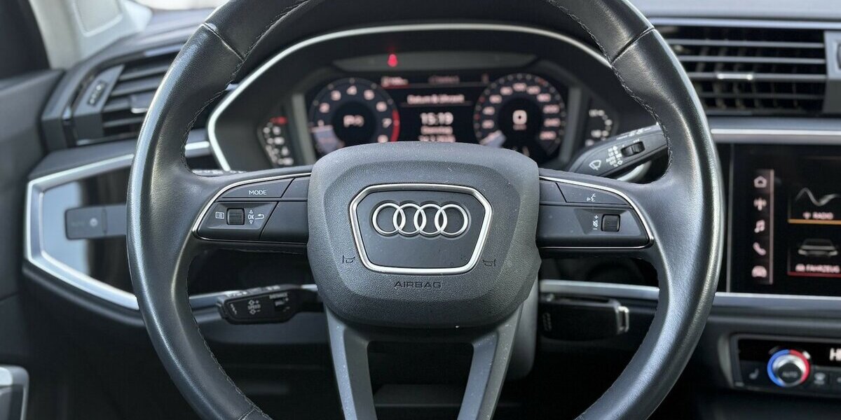 Audi Q3 35 TFSI advanced CARPLAY/PDC/DAB/AHK/1.HAND 39.421 km 27.800 &euro; Villingen-Schwenningen 78054