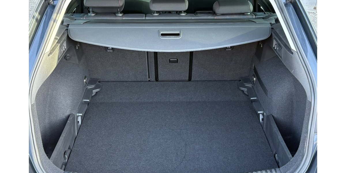 Seat Leon Sports Tourer FR KAMERA/CARPLAY/SHZ/1.HAND 53.232 km 18.900 &euro; Villingen-Schwenningen 78054