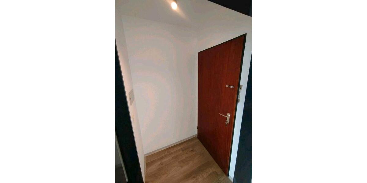 Dachgeschoßwohnung Villingen-Schwenningen Schwenningen - 1 Zimmer, 29 m&sup2;, 590&euro; | Angebot:26562333