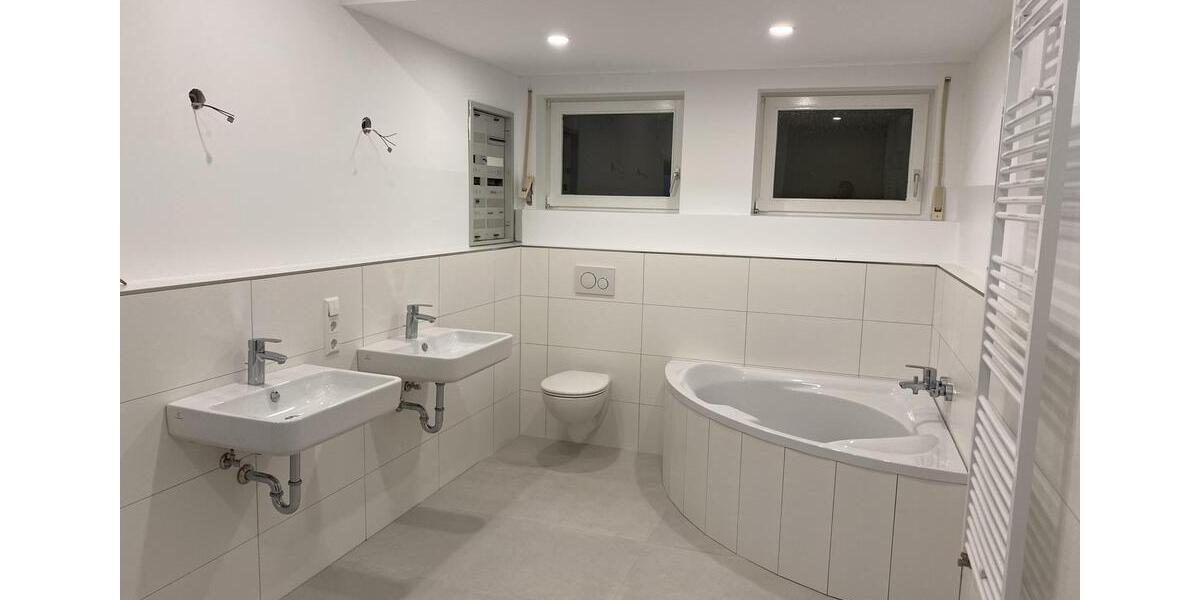 Erdgeschoßwohnung Donaueschingen - 7 Zimmer, 312 m&sup2;, 2.190&euro; | Angebot:25807502