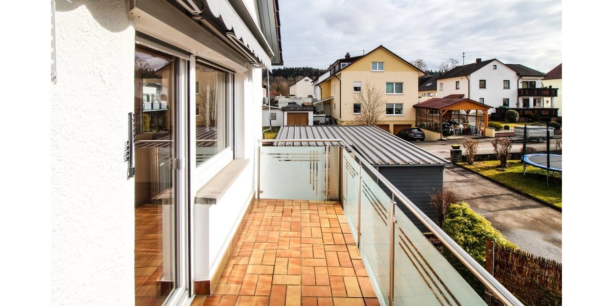 Lichtdurchflutete 4-Zimmer-Wohnung mit Balkon in Rottweil - Etagenwohnung Rottweil | Angebot:25126613