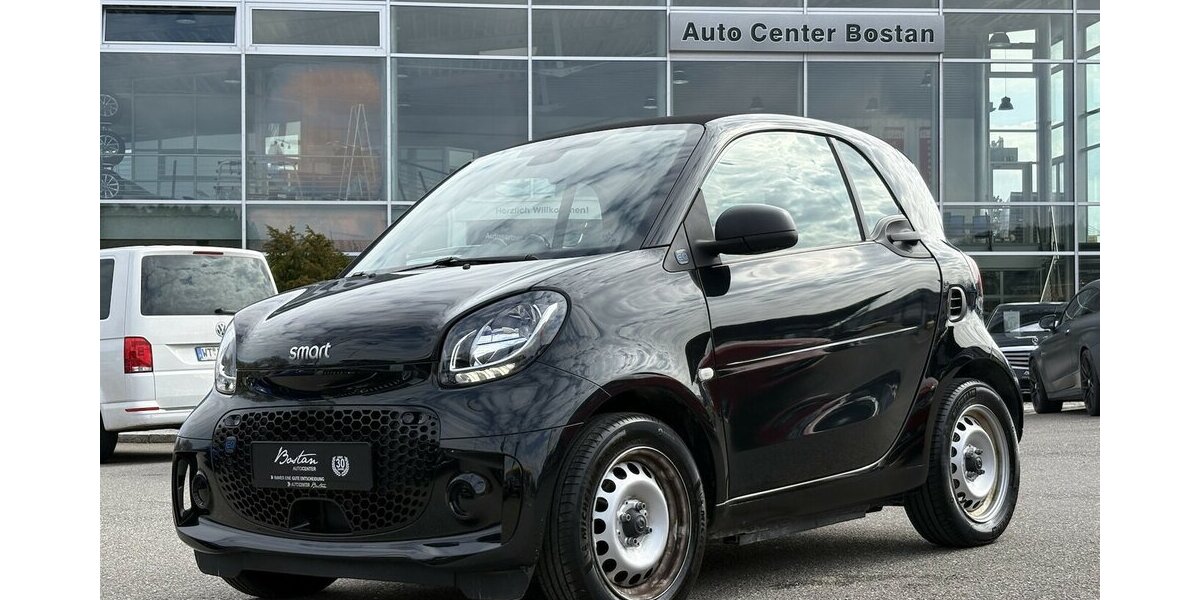 Smart ForTwo EQ Coupe SITZHEIZUNG/BLUETOOTH/ISO/1.HAND 21.989 km 9.900 &euro; Villingen-Schwenningen 78054