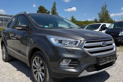 Ford Kuga 127.000 km 8.990 &euro; Schwenningen 78056