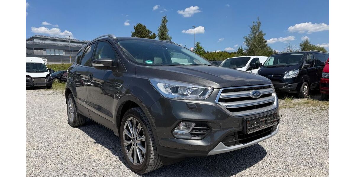 Ford Kuga 127.000 km 8.990 &euro; Schwenningen 78056
