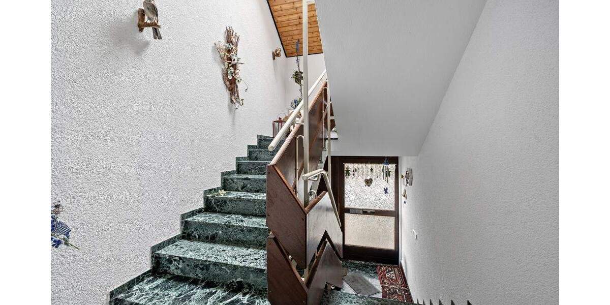 Einfamilienhaus Dietingen - 7 Zimmer, 306 m&sup2;, 497.000&euro; | Angebot:25776556