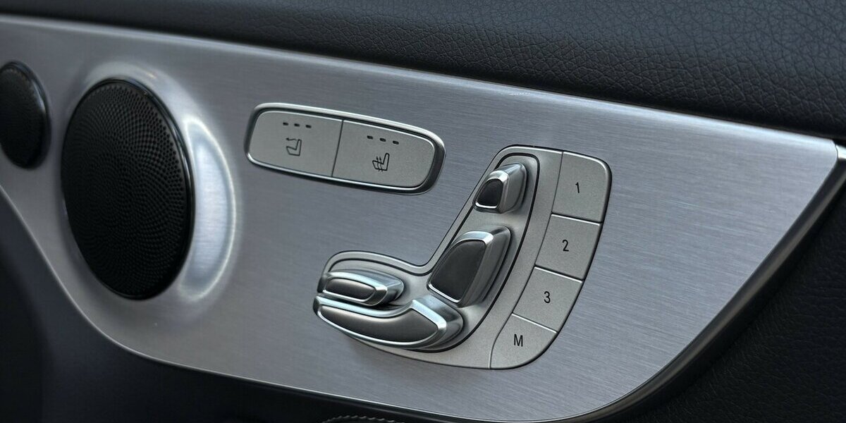 Mercedes-Benz C 200 AMG 4-Matic 360°/MEMORY/CARPLAY/NAVI/ACC 39.900 km 34.900 &euro; Villingen-Schwenningen 78054