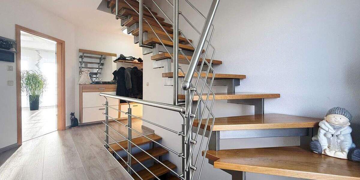 Einfamilienhaus Gunningen - 9 Zimmer, 235 m&sup2;, 799.000&euro; | Angebot:25662393