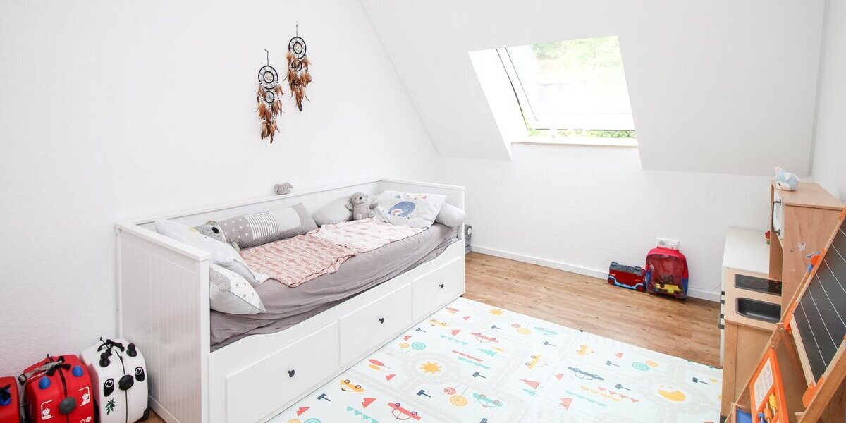 Modernisierte 4-Zimmer-Wohnung mit Einbauküche in Oberndorf a. N. - Dachgeschoßwohnung Oberndorf | Angebot:27095832