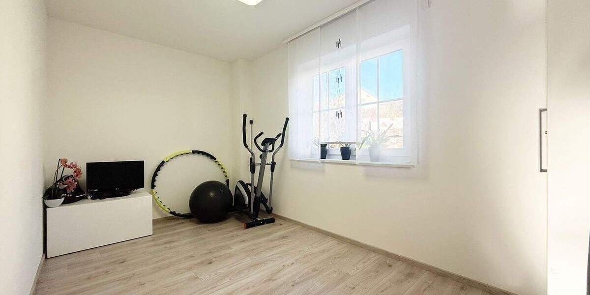 Einfamilienhaus Gunningen - 9 Zimmer, 235 m&sup2;, 799.000&euro; | Angebot:25662393