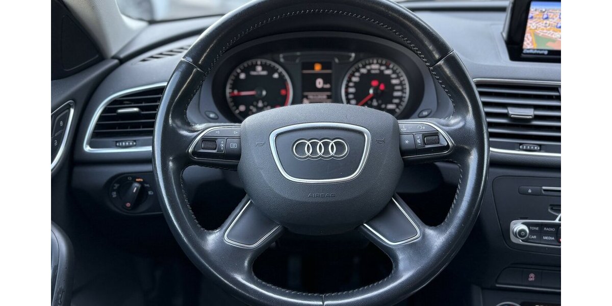 Audi Q3 2.0 TDI Basis NAVIGATION/PDC/AHK/SHZ/1.HAND 112.096 km 16.800 &euro; Villingen-Schwenningen 78054