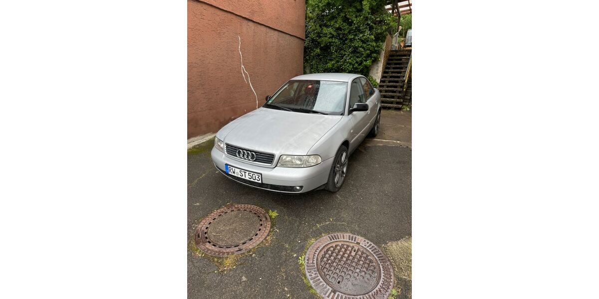 Audi A4 336.000 km 2.350 &euro; Villingen-Schwenningen 78050