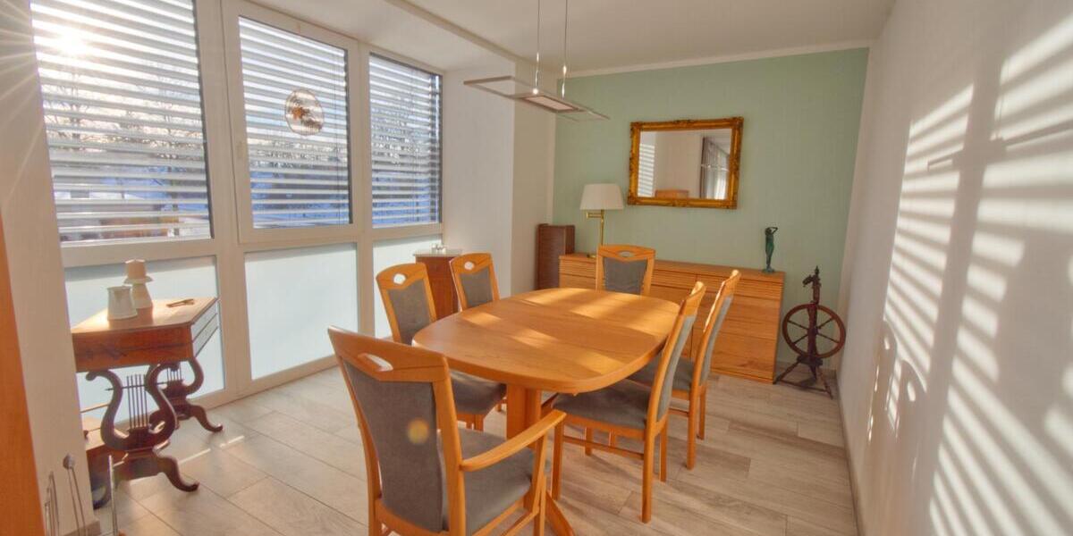 Moderne 2,5-Zimmer-Wohnung mit Balkon, Fußbodenheizung & Aufzug – naturnah gelegen - Etagenwohnung Villingen-Schwenningen Schwenningen | Angebot:24521054