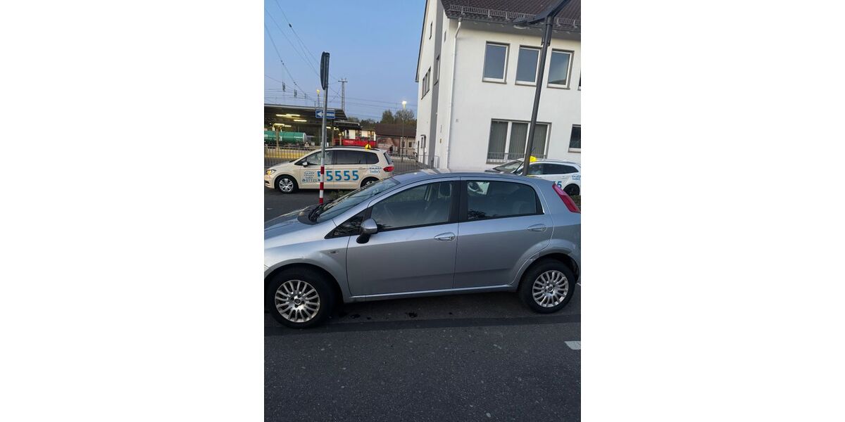 Fiat Punto 111.000 km 2.399 &euro; Villingen-Schwenningen 78048