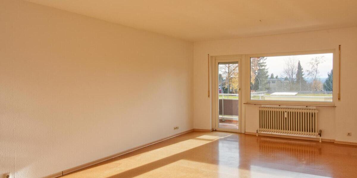 Helle 3,5 Zimmer-Erdgeschosswohnung mit eigenem Eingang, Balkon und TG-Stellplatz - Erdgeschoßwohnung Villingen-Schwenningen Schwenningen | Angebot:23555221