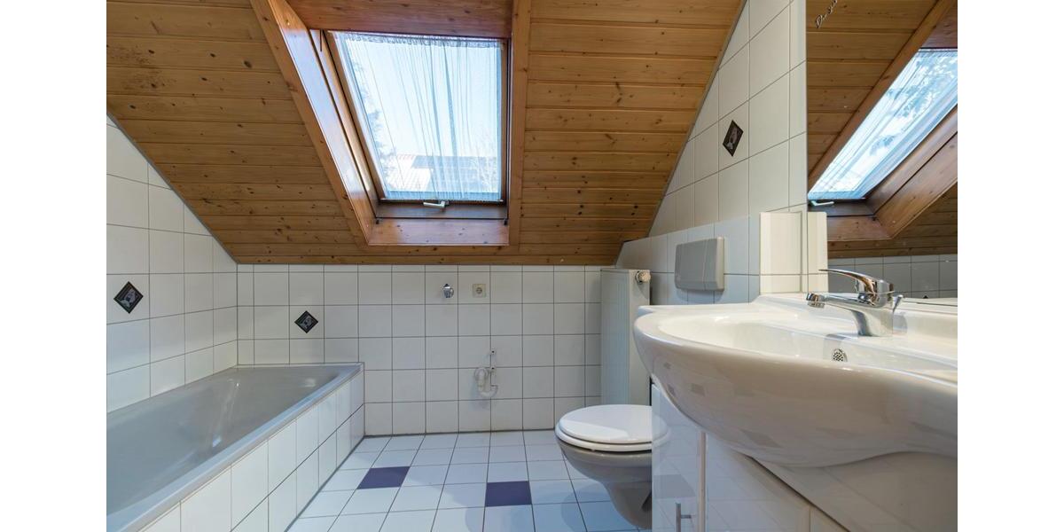 Dachgeschoßwohnung Zimmern ob Rottweil - 2 Zimmer, 47 m&sup2;, 620&euro; | Angebot:25328117