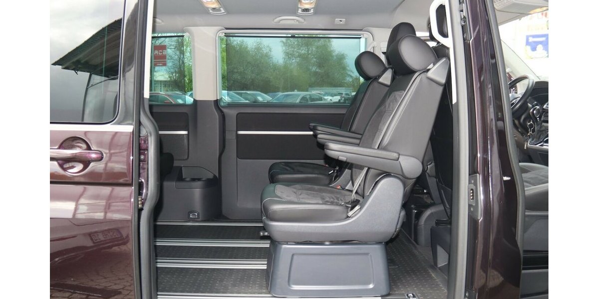 VW T6 Multivan GENERATION SIX 4-MOTION/7 SITZE/NAVI 150.462 km 29.900 &euro; Villingen-Schwenningen 78054