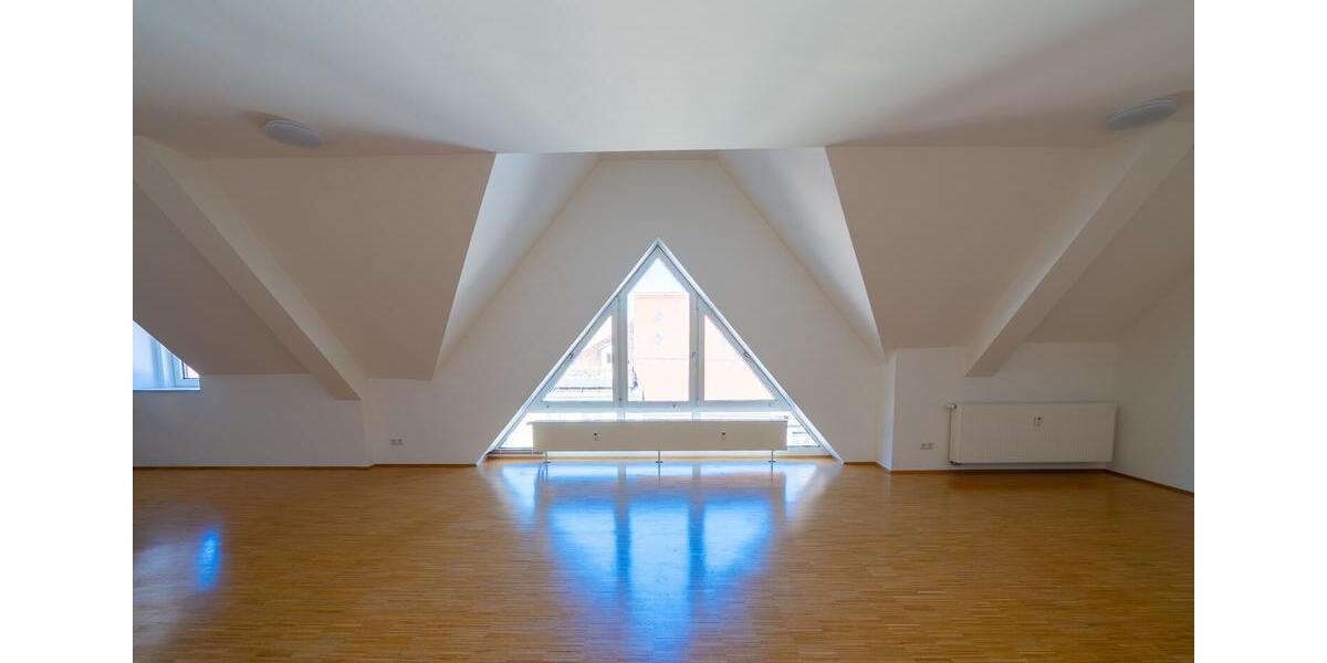 Dachgeschoßwohnung Villingen-Schwenningen Schwenningen - 2 Zimmer, 101 m&sup2;, 960&euro; | Angebot:25365437