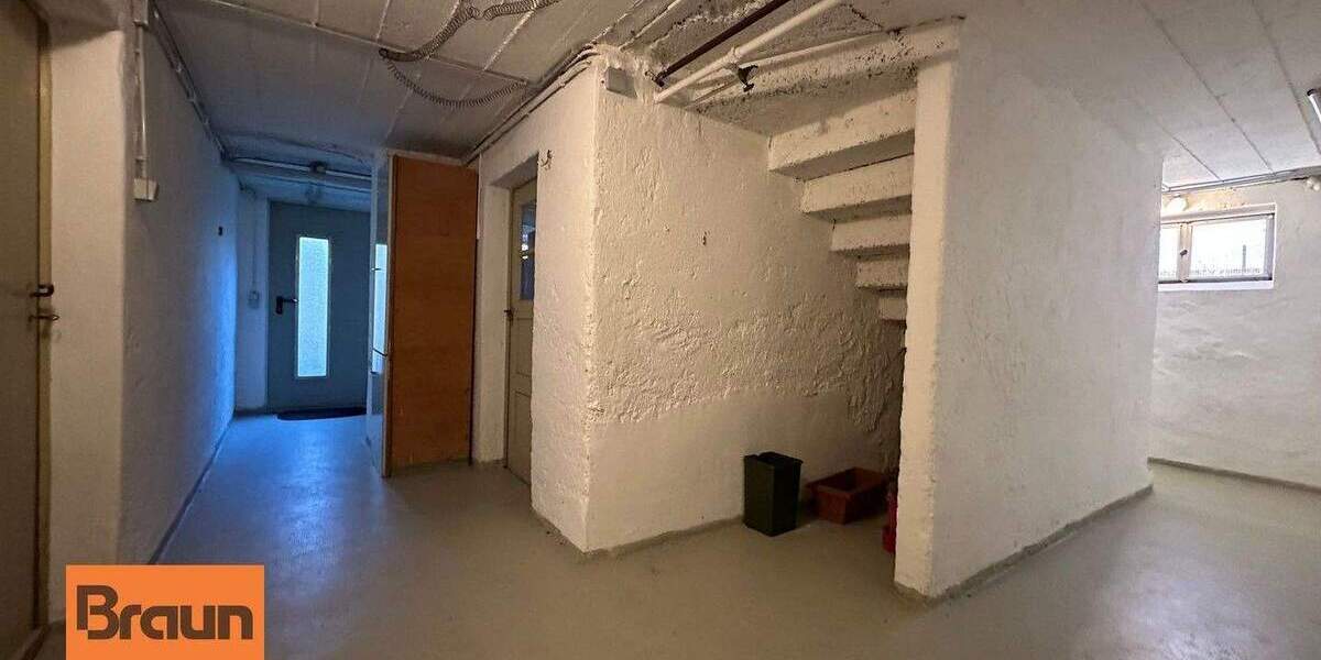 Mehrfamilienhaus, Wohnhaus Villingen-Schwenningen Schwenningen - 9 Zimmer, 214 m&sup2;, 420.000&euro; | Angebot:25862753