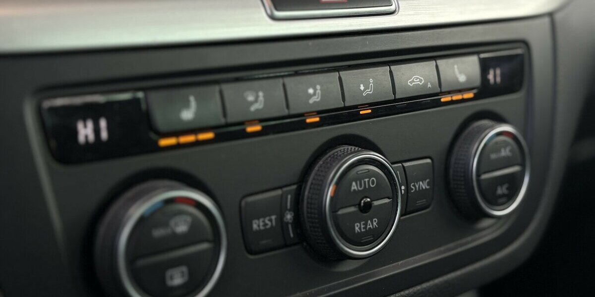 VW Sharan 2.0 TDI Comfortline 7.SITZ/NAVI/SHZ/DSG 107.728 km 21.800 &euro; Villingen-Schwenningen 78054