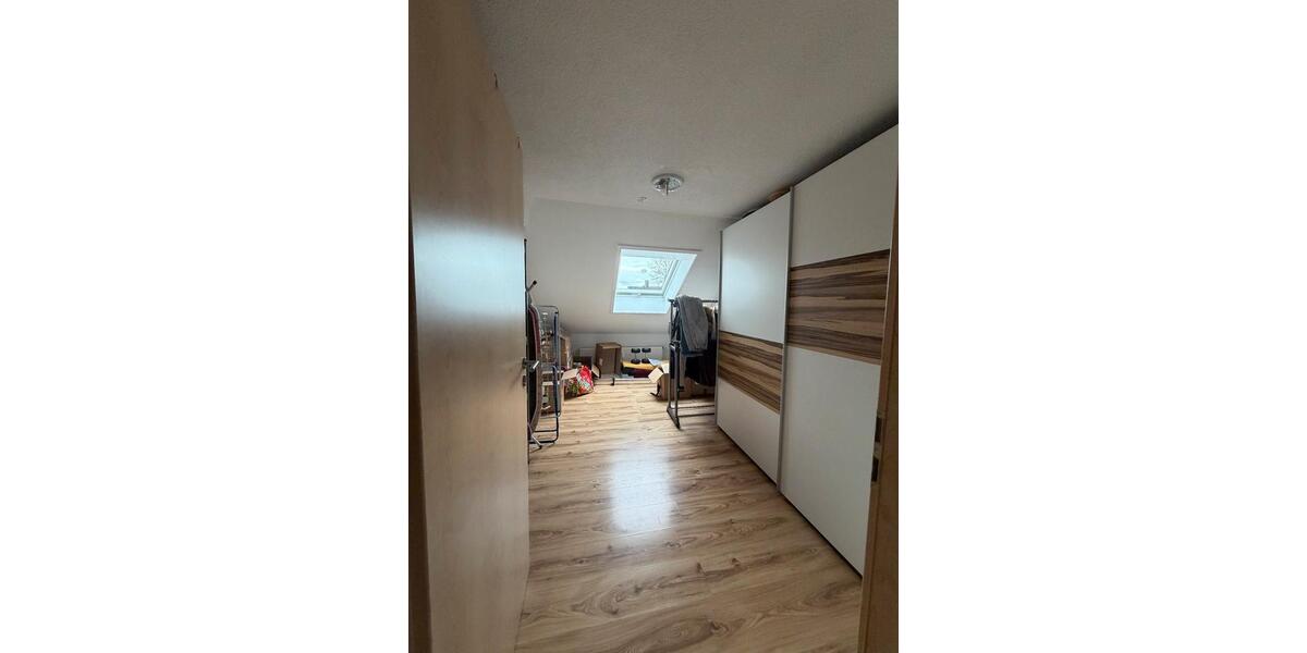 Dachgeschoßwohnung Zimmern ob Rottweil - 4 Zimmer, 80 m&sup2;, 1.050&euro; | Angebot:25259117