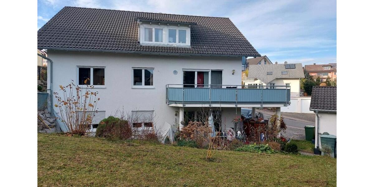 Dachgeschoßwohnung Niedereschach - 4 Zimmer, 90 m&sup2;, 210.000&euro; | Angebot:23230903