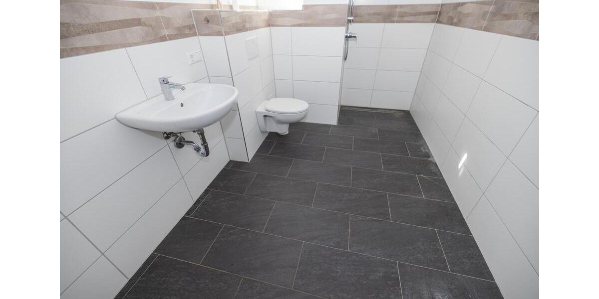 Etagenwohnung Niedereschach - 2 Zimmer, 69 m&sup2;, 700&euro; | Angebot:24876473