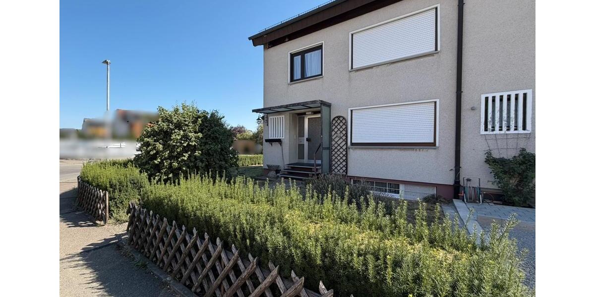 Reihenhaus Trossingen - 7 Zimmer, 100 m&sup2;, 350.000&euro; | Angebot:27214479