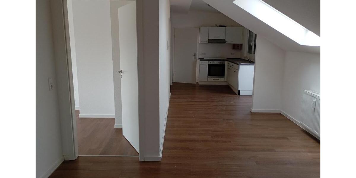 Dachgeschoßwohnung Villingen-Schwenningen Schwenningen - 3 Zimmer, 800&euro; | Angebot:21795335