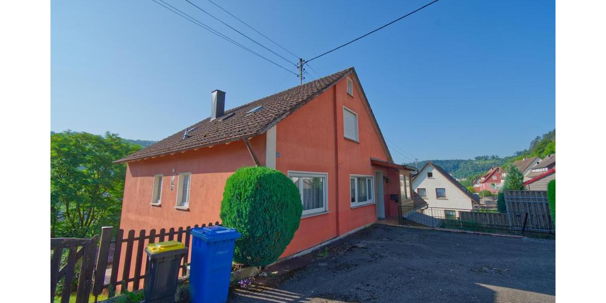 Großes Haus in sonniger Hanglage – ideal für Familien! - Zweifamilienhaus Epfendorf | Angebot:24421604