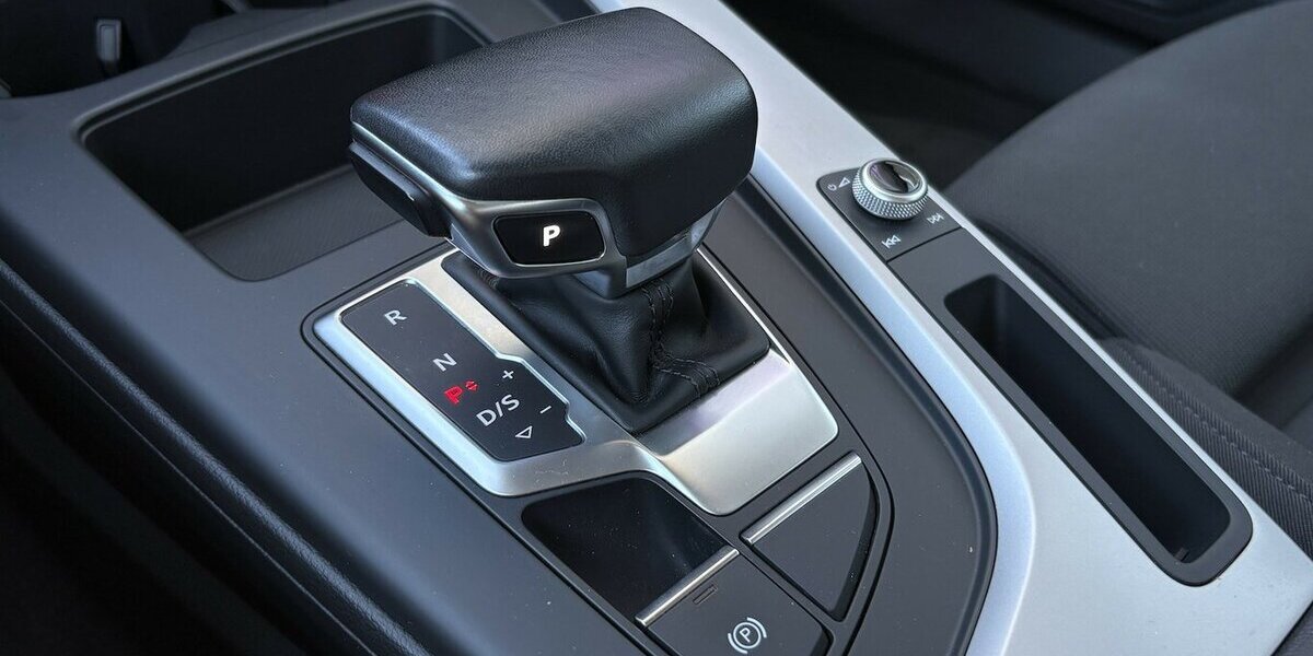 Audi A4 40 TDI quattro advanced ACC/DAB/NAVI/AHK/LED 71.953 km 24.900 &euro; Villingen-Schwenningen 78054