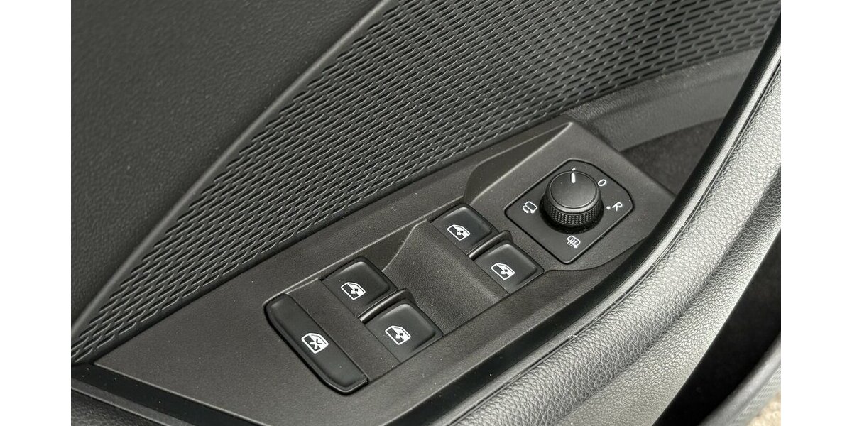 Skoda Octavia 2.0 TDI Combi Style MEMORY/NAVI/CARPLAY 84.033 km 21.800 &euro; Villingen-Schwenningen 78054