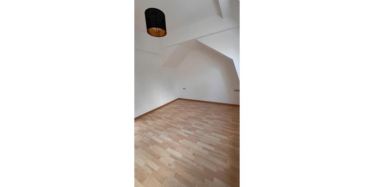 Dachgeschoßwohnung Villingen-Schwenningen Schwenningen - 2 Zimmer, 69 m&sup2;, 170.000&euro; | Angebot:25982380