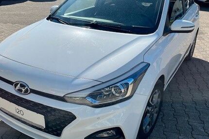 Hyundai i20 43.000 km 14.250 &euro; Villingen-Schwenningen 78048