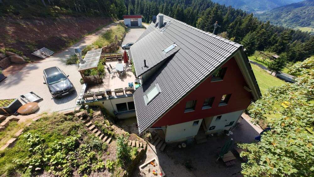 Einfamilienhaus Schenkenzell - 7 Zimmer, 260 m&sup2;, 1.300.000&euro; | Angebot:25682659