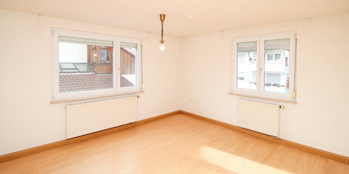 Lichtdurchflutete 4-Zimmer-Wohnung mit Balkon in Rottweil - Etagenwohnung Rottweil | Angebot:25126613