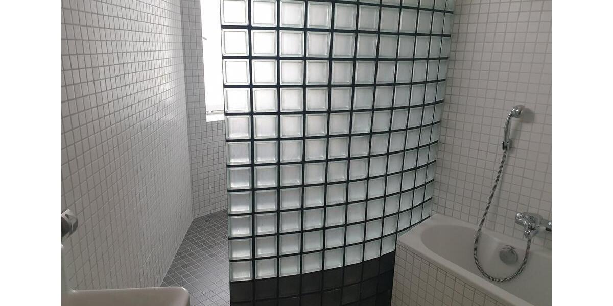 Dachgeschoßwohnung Donaueschingen - 2 Zimmer, 135 m&sup2;, 900&euro; | Angebot:25654103