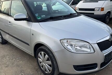 Skoda Fabia 171.000 km 990 &euro; Schwenningen 78056
