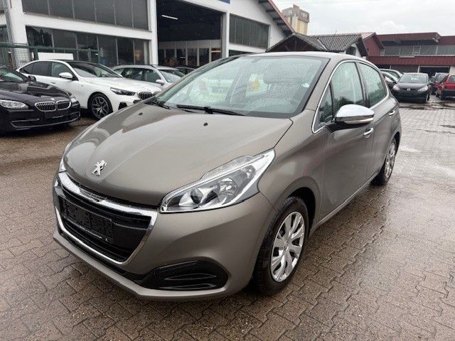Peugeot 208 123.000 km 4.900 &euro; Villingen 78050