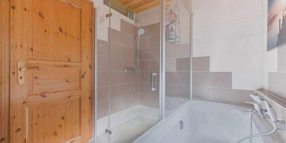 Einfamilienhaus Tennenbronn / Tennenbronn Tennenbronn - 8 Zimmer, 184 m&sup2;, 298.000&euro; | Angebot:25691611