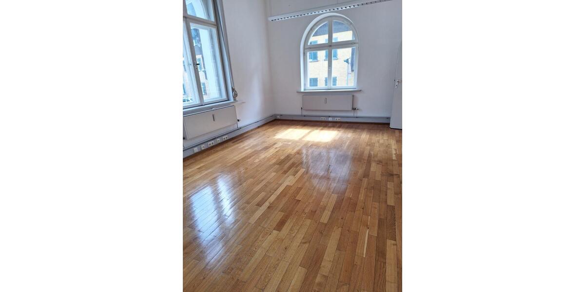 Etagenwohnung Schramberg - 5 Zimmer, 190 m&sup2;, 1.199&euro; | Angebot:25169012