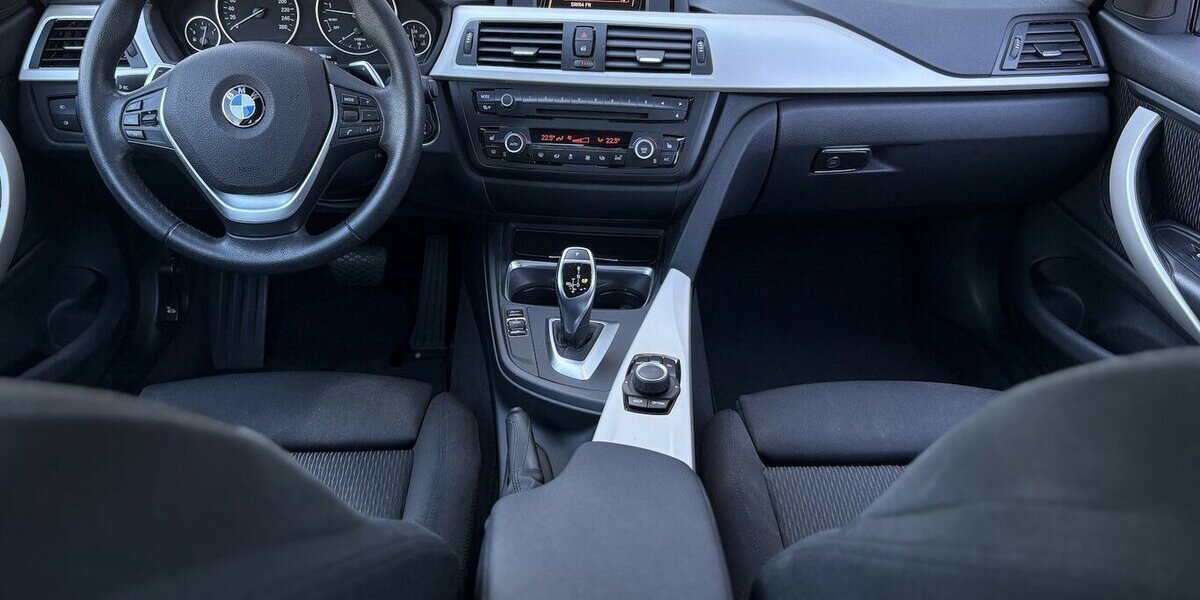 BMW 435I Coupe xDrive MEMORY/SITZHEIZUNG/LED/1.HAND 125.089 km 22.900 &euro; Villingen-Schwenningen 78054